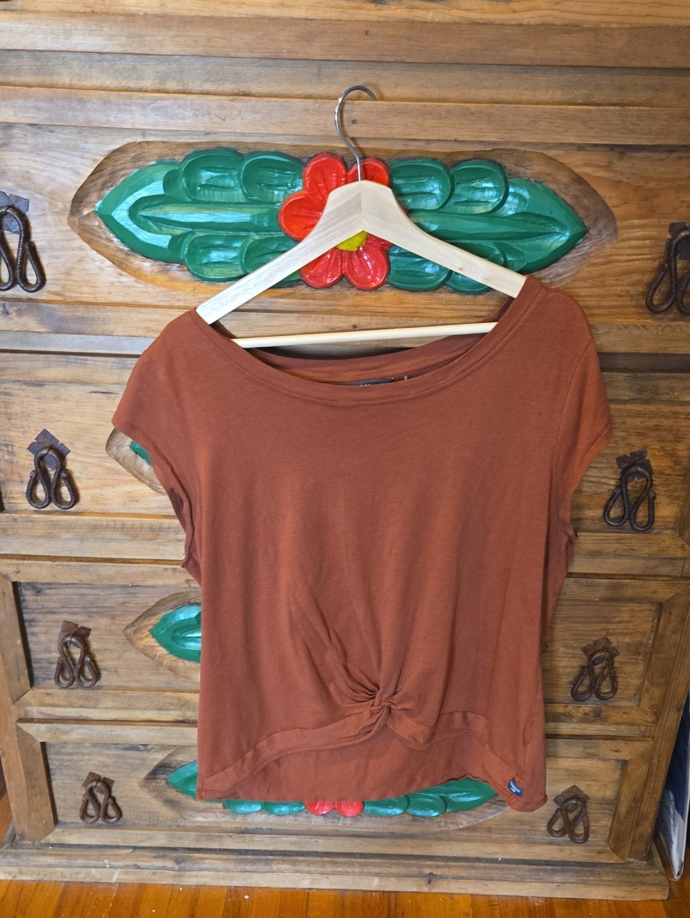 Toad&Co Rust Knot-Front Crop Top